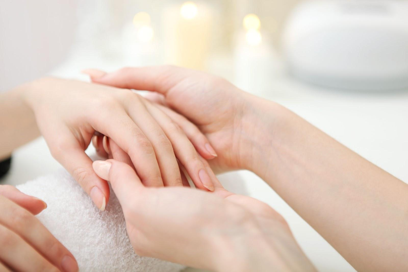 プロを目指すなら通学型のフリータイム制ネイルスクールがおすすめ!